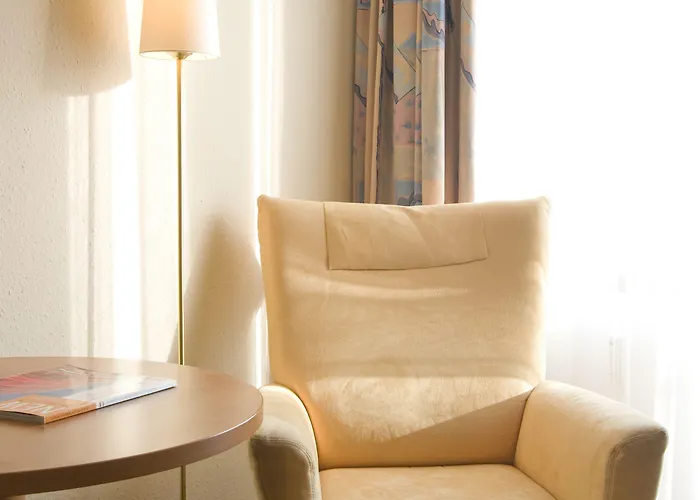 嘎斯霍夫弗洛姆韦斯特科鲁兹酒店 3*