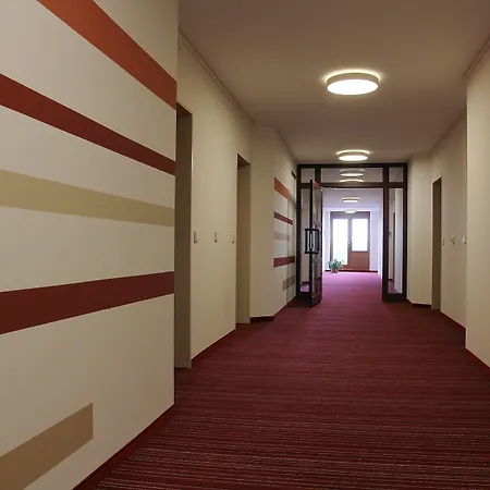 Ξενοδοχείο με διαμερίσματα Gaestehaus Forum Am Westkreuz 3*