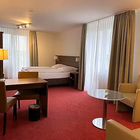 מלון דירות Gaestehaus Forum Am Westkreuz 3*