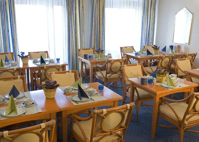 Gaestehaus Forum Am Westkreuz מלון דירות 3*
