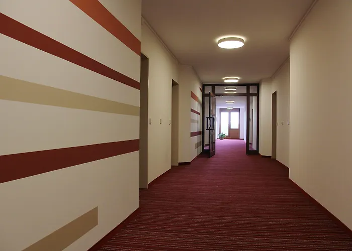מלון דירות Gaestehaus Forum Am Westkreuz 3*