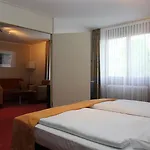 嘎斯霍夫弗洛姆韦斯特科鲁兹酒店 3* 慕尼黑