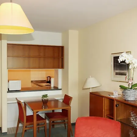 Gaestehaus Forum Am Westkreuz Hotel apartamentowy 3*