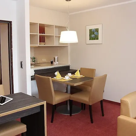 מלון דירות Gaestehaus Forum Am Westkreuz 3*